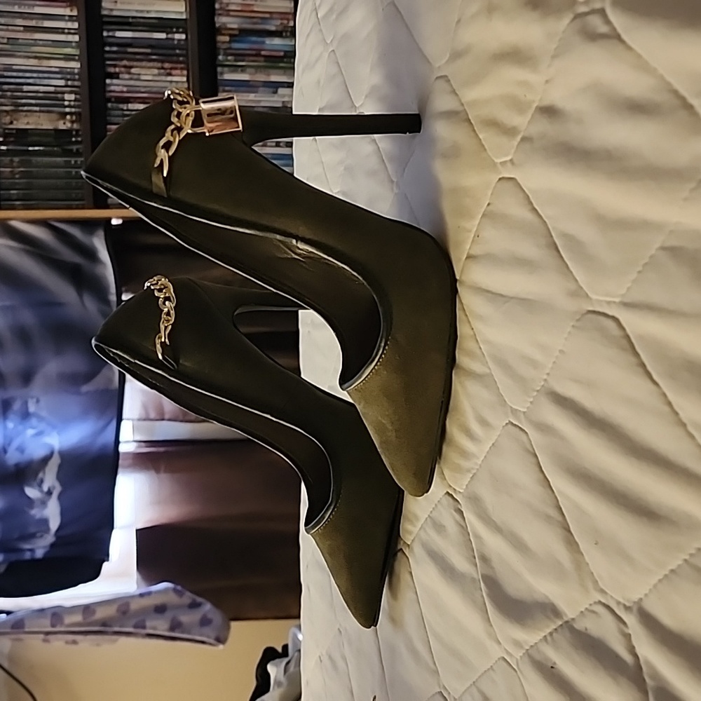 Stiletto heels, never been worn.